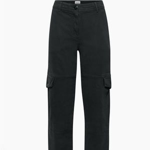 Aritzia Wilfred Free
Maeve Cargo Pant